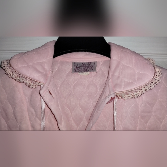 Vintage Leisure Life Pink Quilted Robe with Pockets - Picture 3 of 14